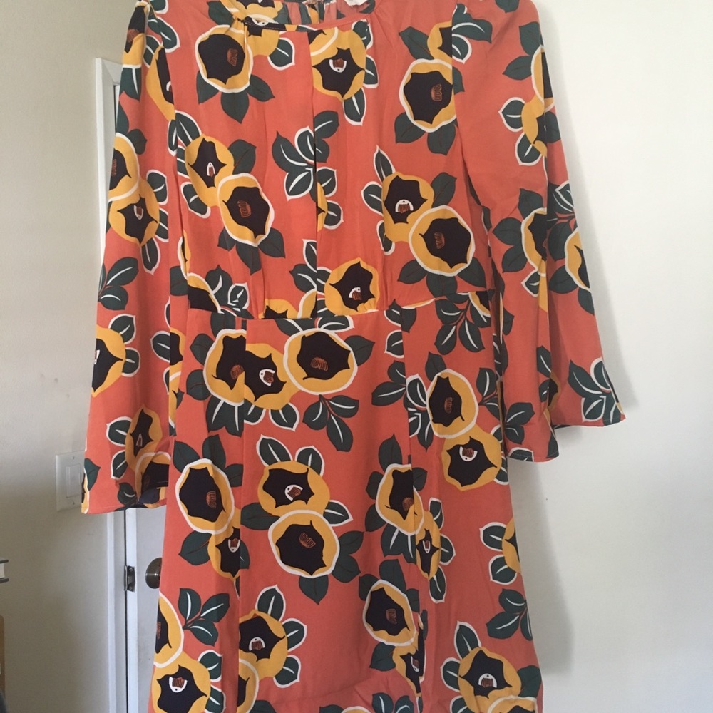 NWT Forever 21 Medium Floral Bell Sleeve dress - Picture 6 of 8